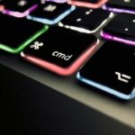 Coloured_Apple_Macbook_Pro_keyboard_1366x768