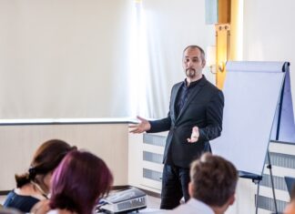 О пројекту „2000 ДИГИТАЛНИХ УЧИОНИЦА“