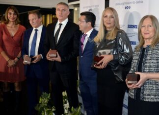 Мисија ОЕБС-а у Србији доделила награду „Личност године“ 2018. Дејани Милијић Субић, заменици директора Завода за унапређивање образовања и васпитања