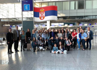 Деца из Офенбаха и Франкфурта на Мајни на Свесрпском дечијем сабору