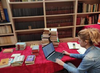 Хиљаду најрепрезентативнијих књига српске књижевности, историје и културе у школској библиотеци у Бондију