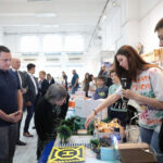 Škole za 21. vek_Prvi potpredsednik vlade i ministar Ružić sa pobedničkim timom