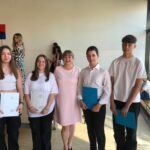 Ученици 8. разреда и учитељица Славица Симић