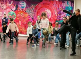 Јавни час глуме за ђаке српске школе