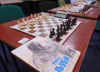 Наставник математике из Пожаревца Иван Арсенијевић  је нови просветни првак Србије у шаху