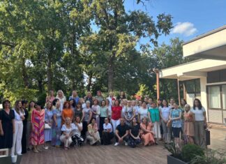 Обука наставника који остварују образовно-васпитни рад у иностранству