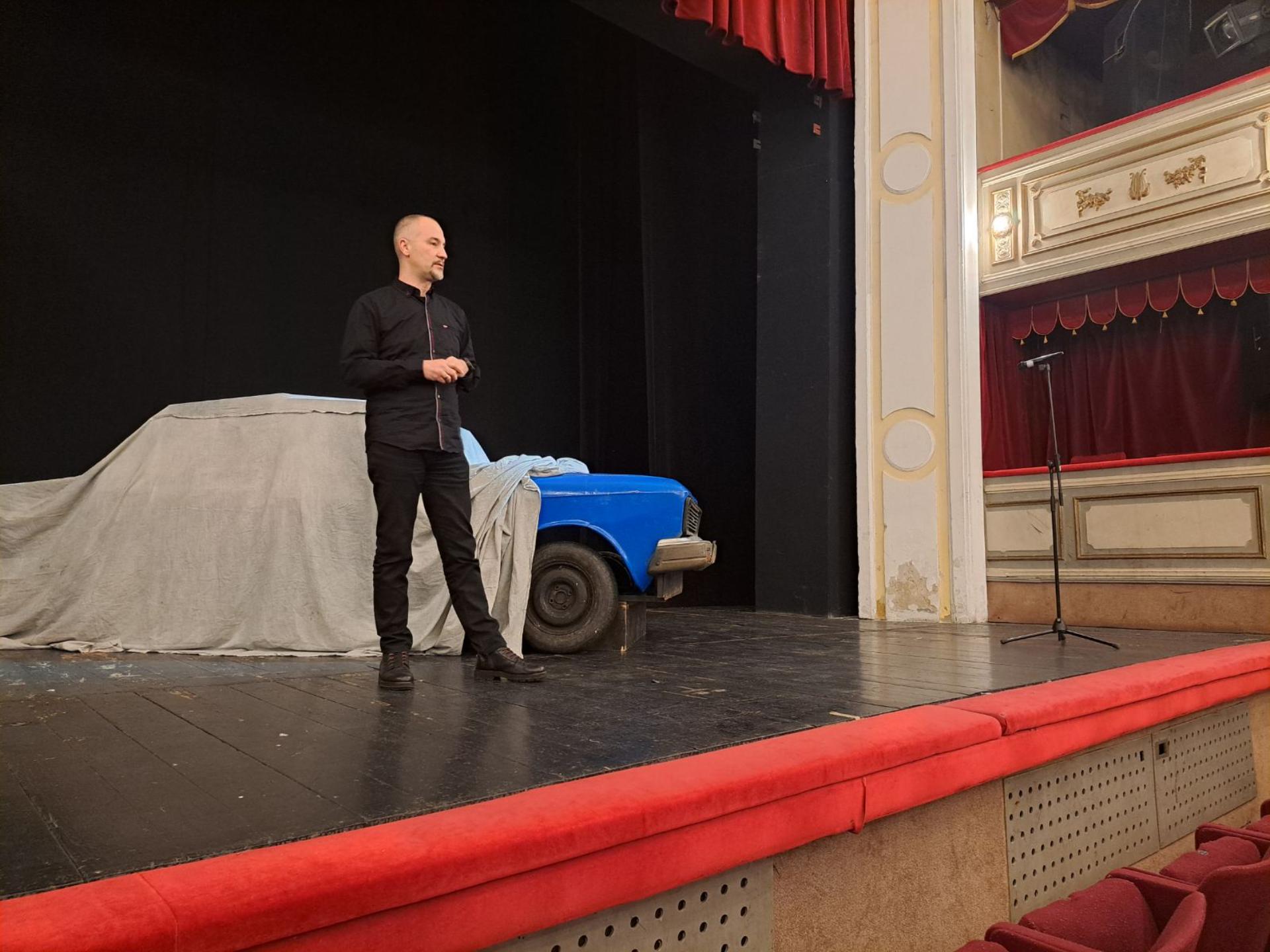 IMG-56e99ef24f35fd8d3bd72f234637b1e6-V